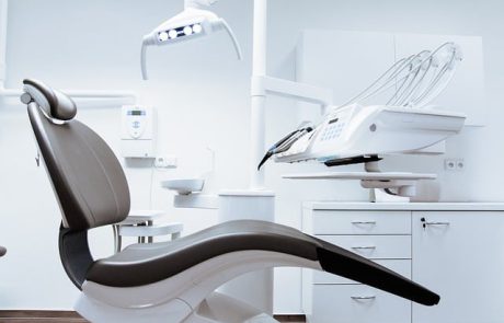 מרפאות שיניים בהרצליה: היתרונות של מרפאה פרטית